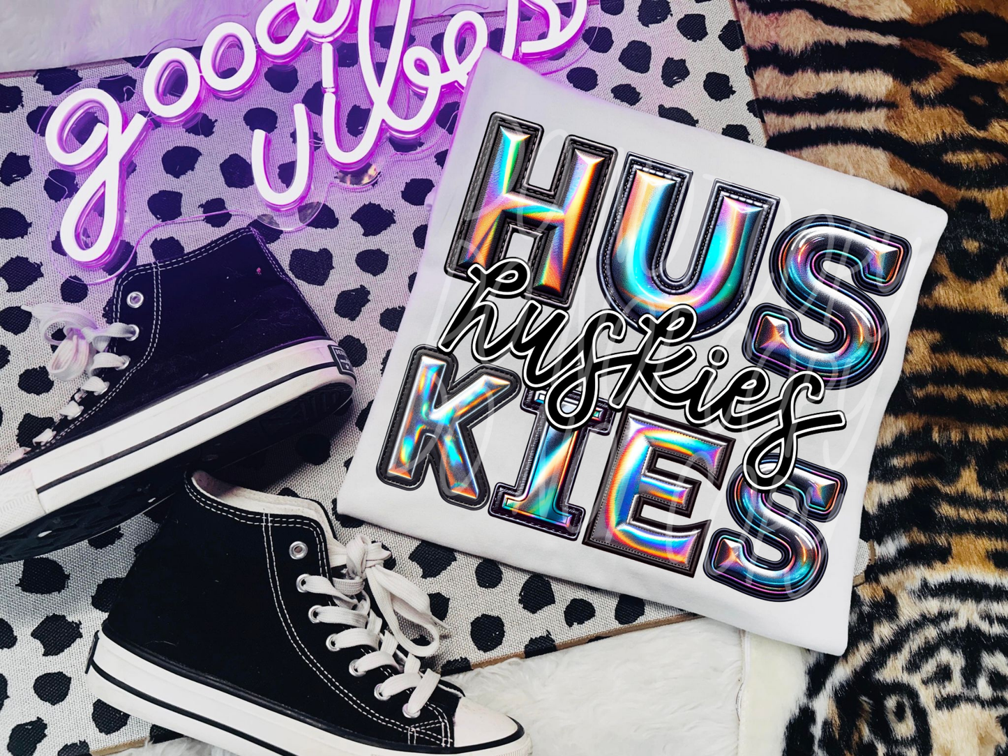 Huskies Holographic School Mascot DTF Transfer - TED1675